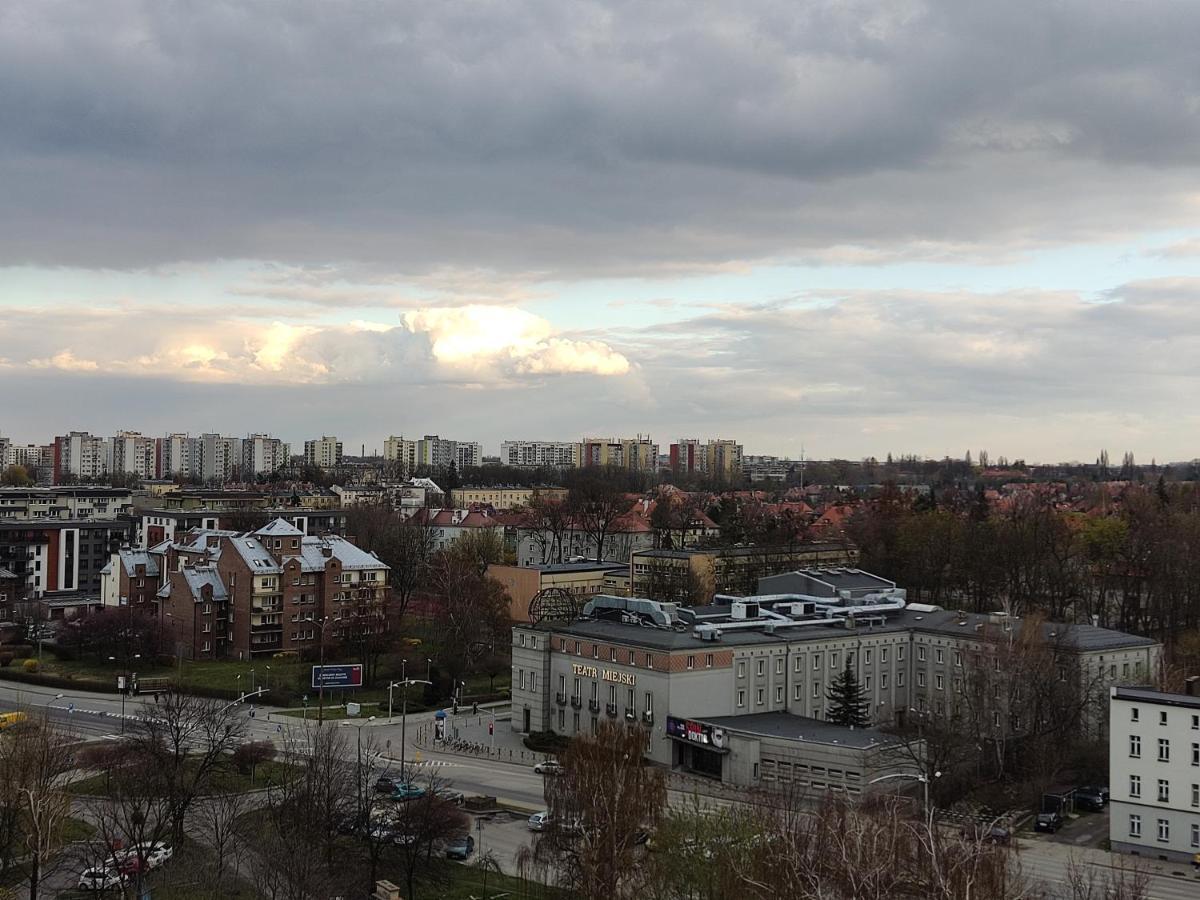 Apartament Z Widokiem Na Miasto Gliwice Bagian luar foto