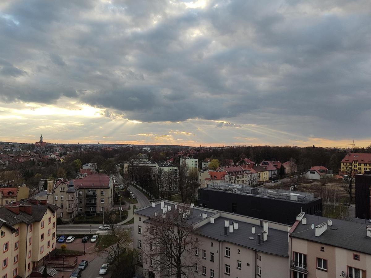 Apartament Z Widokiem Na Miasto Gliwice Bagian luar foto