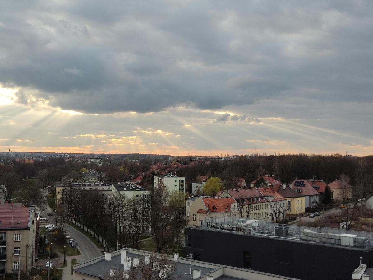Apartament Z Widokiem Na Miasto Gliwice Bagian luar foto